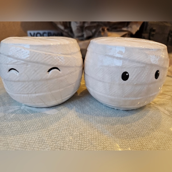 10 Strawberry Street Halloween Mummy Salt & Pepper Shakers Cute Eyes White Funny - Picture 4 of 4